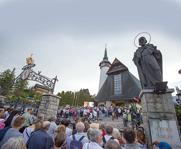 Na uroczystość zawierzenia narodu Niepokalanemu Sercu Maryi przybyli wierni z całej Polski. Najwięcej było górali.