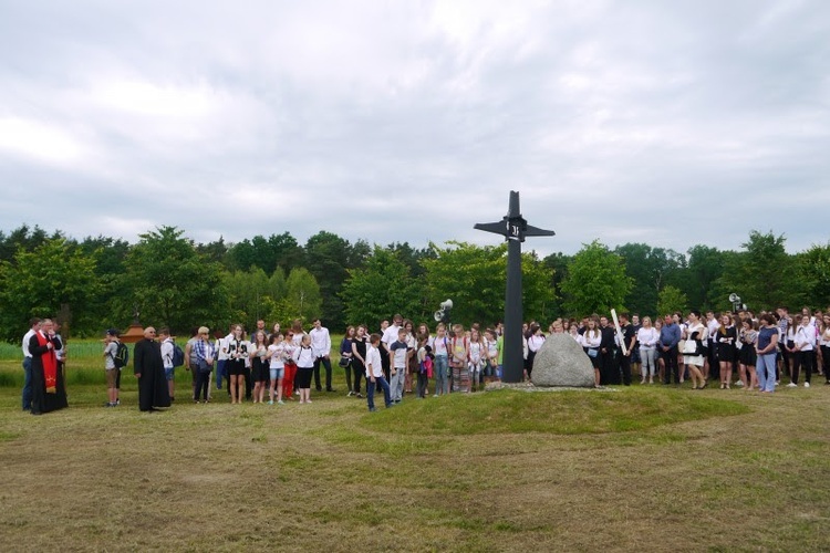 Spotkanie szkół świętych i błogosławionych w Zabawie