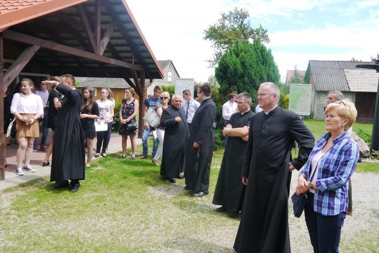 Spotkanie szkół świętych i błogosławionych w Zabawie