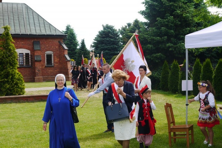 Spotkanie szkół świętych i błogosławionych w Zabawie