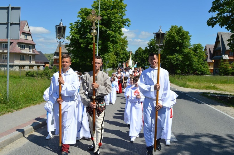 Procesja z widokiem na Tatry w Miętustwie