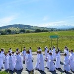 Procesja z widokiem na Tatry w Miętustwie