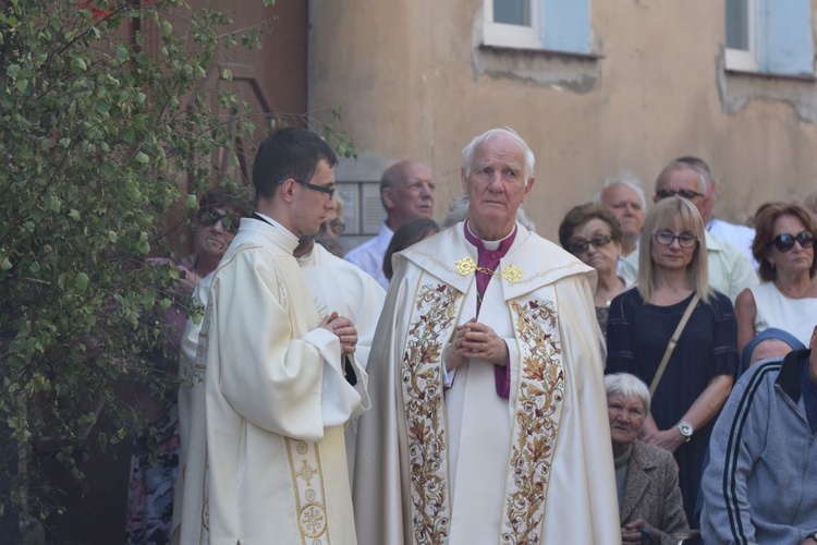 Ulicami Świdnicy z Najświętszym Sakramentem