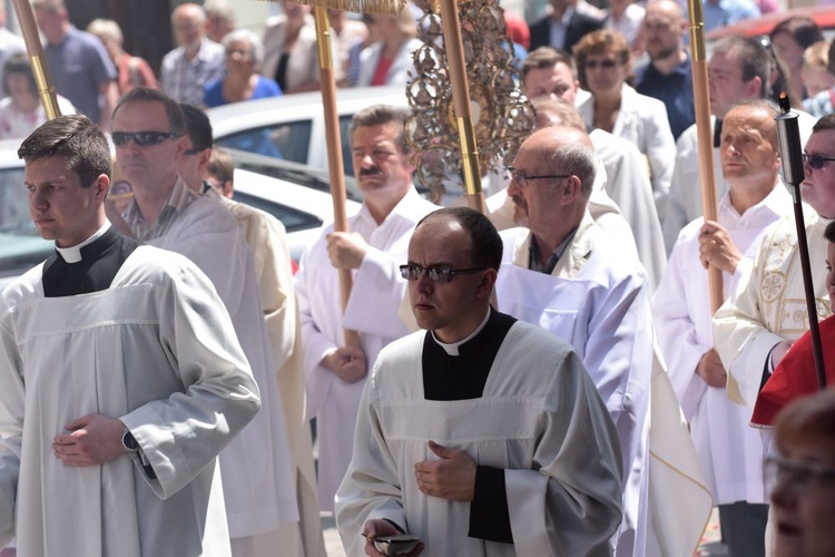 Ulicami Świdnicy z Najświętszym Sakramentem