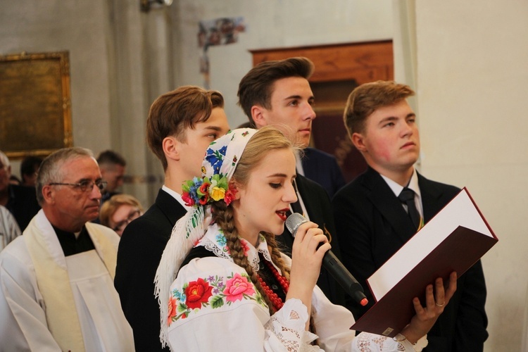 Powitanie MB Częstochowskiej w kościele rektorskim oo. pijarów w Łowiczu