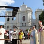 Powitanie MB Częstochowskiej w kościele rektorskim oo. pijarów w Łowiczu