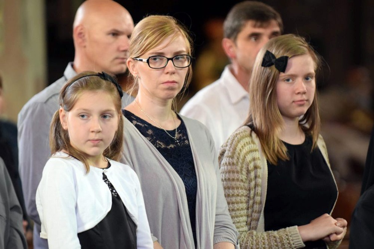 Ustanowienie nowych Nadzwyczajnych Szafarzy Komunii św. 