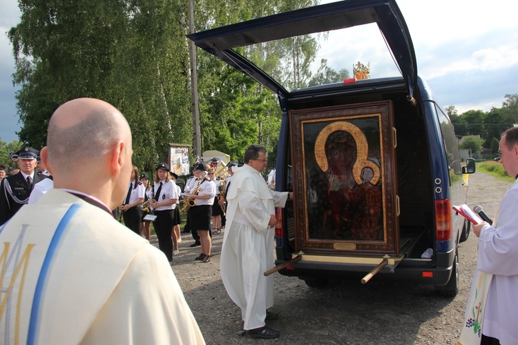 Powitanie ikony MB Częstochowskiej w Bełchowie