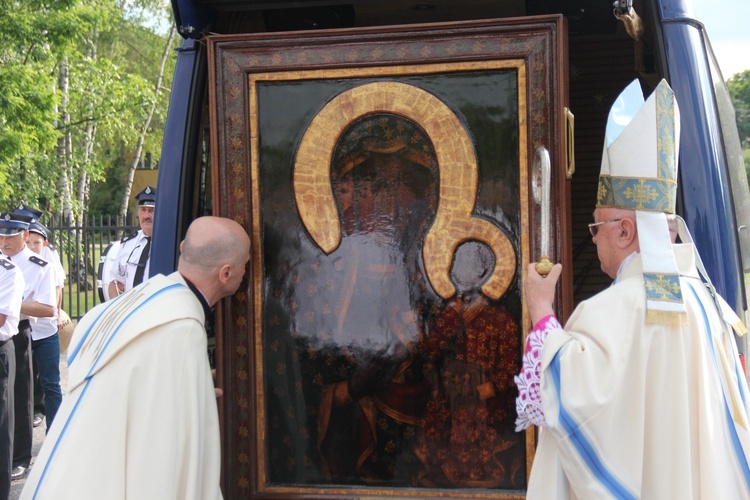 Powitanie ikony MB Częstochowskiej w Bełchowie