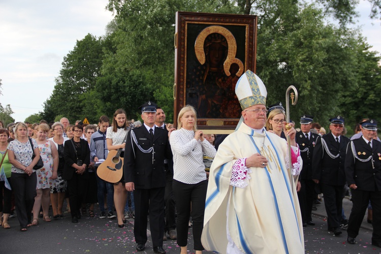 Powitanie ikony MB Częstochowskiej w Bełchowie