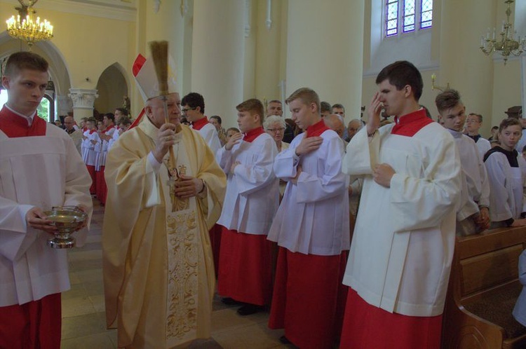 Pielgrzymka ministrantów i lektorów do Wąwolnicy