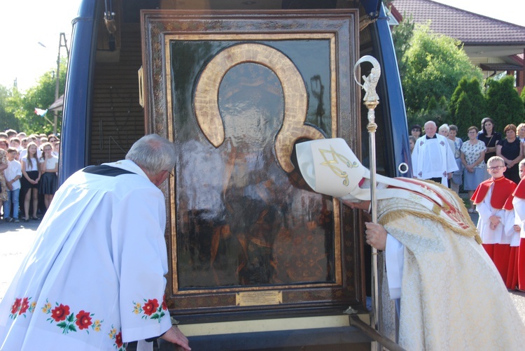 Powitanie ikony MB Częstochowskiej w Bednarach