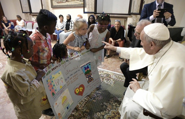 Papież Franciszek spotkał się z grupą uchodźców