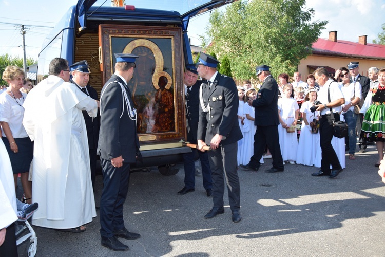 Powitanie ikony MB Częstochowskiej w Kompinie