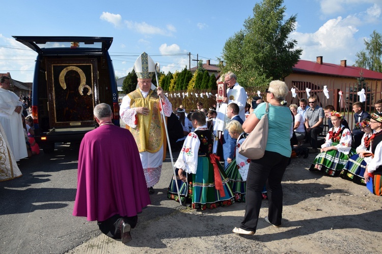 Powitanie ikony MB Częstochowskiej w Kompinie