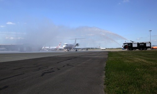 Pierwszy nowy samolot dla VIP-ów wylądował w Warszawie