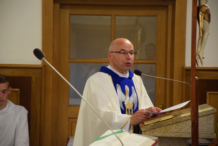 Powitanie ikony MB Częstochowskiej w parafii MB Nieustającej Pomocy w Łowiczu