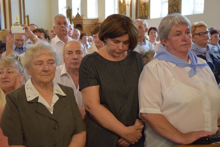 Powitanie ikony MB Częstochowskiej w parafii MB Nieustającej Pomocy w Łowiczu