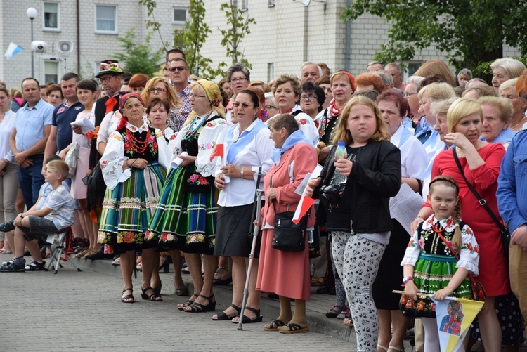 Powitanie ikony MB Częstochowskiej w parafii MB Nieustającej Pomocy w Łowiczu