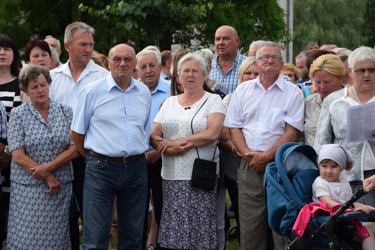 Powitanie ikony MB Częstochowskiej w parafii MB Nieustającej Pomocy w Łowiczu