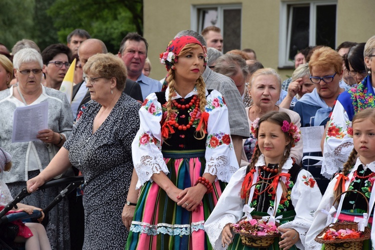 Powitanie ikony MB Częstochowskiej w parafii MB Nieustającej Pomocy w Łowiczu