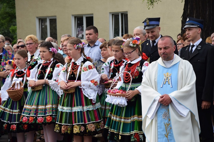 Powitanie ikony MB Częstochowskiej w parafii MB Nieustającej Pomocy w Łowiczu