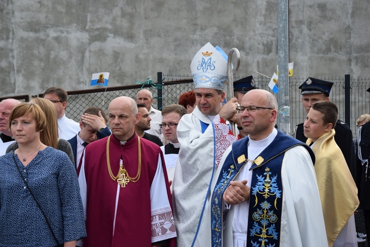 Powitanie ikony MB Częstochowskiej w parafii MB Nieustającej Pomocy w Łowiczu