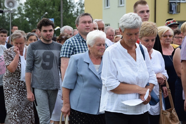 Powitanie ikony MB Częstochowskiej w parafii MB Nieustającej Pomocy w Łowiczu