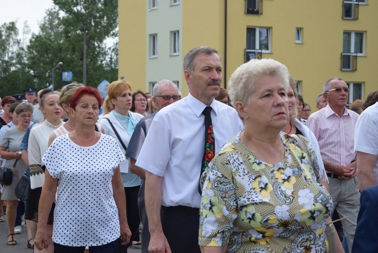 Powitanie ikony MB Częstochowskiej w parafii MB Nieustającej Pomocy w Łowiczu