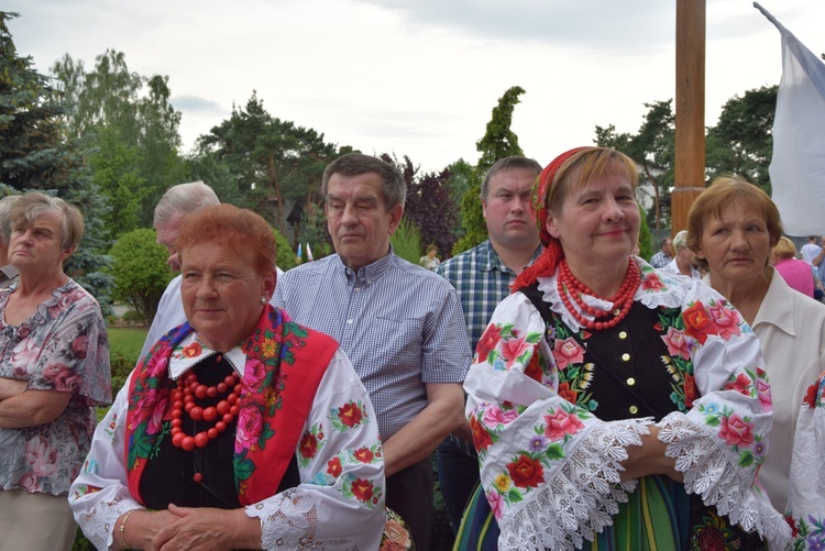 Powitanie ikony MB Częstochowskiej w parafii MB Nieustającej Pomocy w Łowiczu