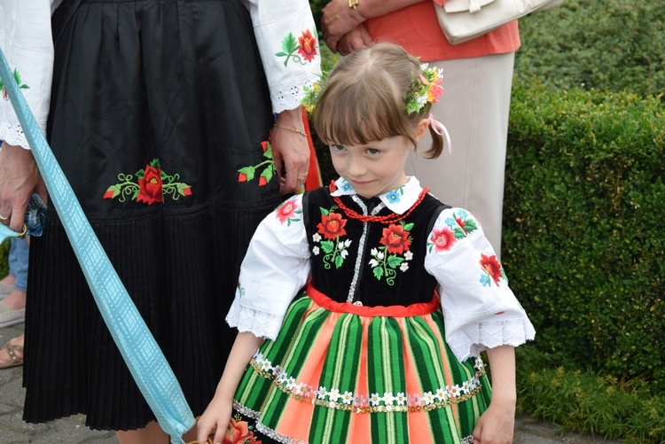 Powitanie ikony MB Częstochowskiej w parafii MB Nieustającej Pomocy w Łowiczu