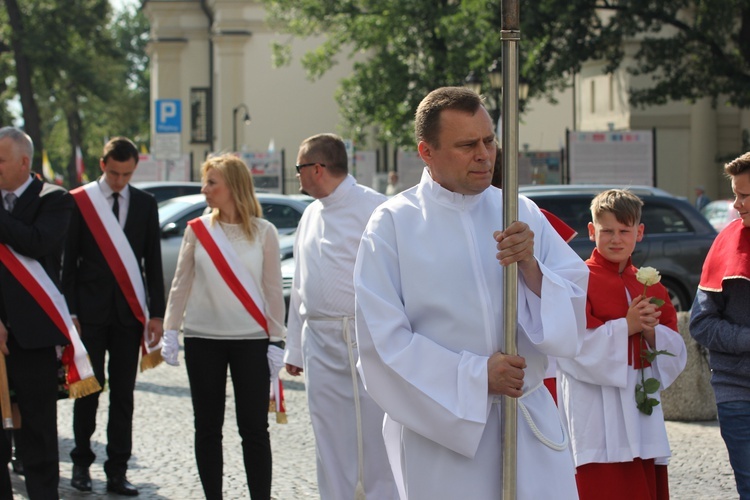 Powitanie ikony MB Częstochowskiej w katedrze łowickiej