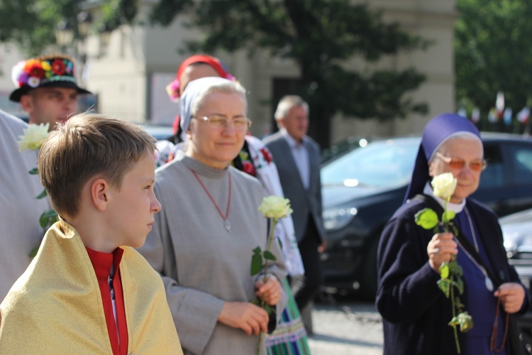 Powitanie ikony MB Częstochowskiej w katedrze łowickiej