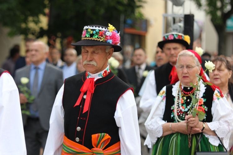 Powitanie ikony MB Częstochowskiej w katedrze łowickiej