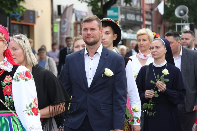 Powitanie ikony MB Częstochowskiej w katedrze łowickiej