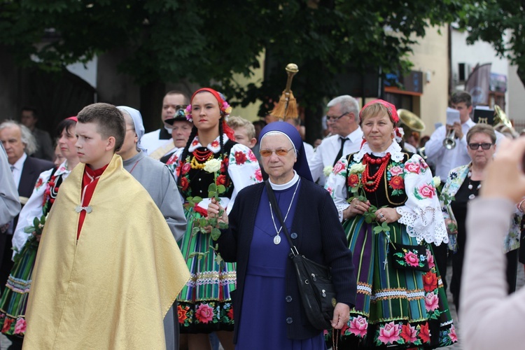 Powitanie ikony MB Częstochowskiej w katedrze łowickiej