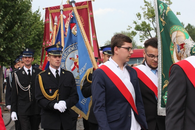 Powitanie ikony MB Częstochowskiej w katedrze łowickiej