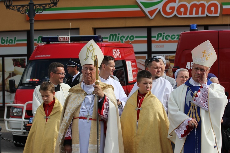 Powitanie ikony MB Częstochowskiej w katedrze łowickiej