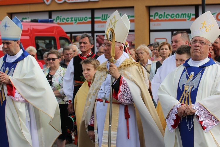 Powitanie ikony MB Częstochowskiej w katedrze łowickiej