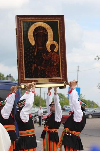 Powitanie ikony MB Częstochowskiej w katedrze łowickiej