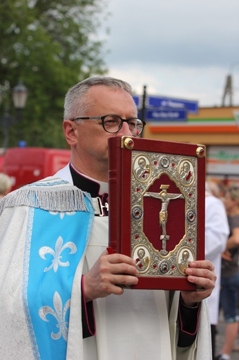 Powitanie ikony MB Częstochowskiej w katedrze łowickiej