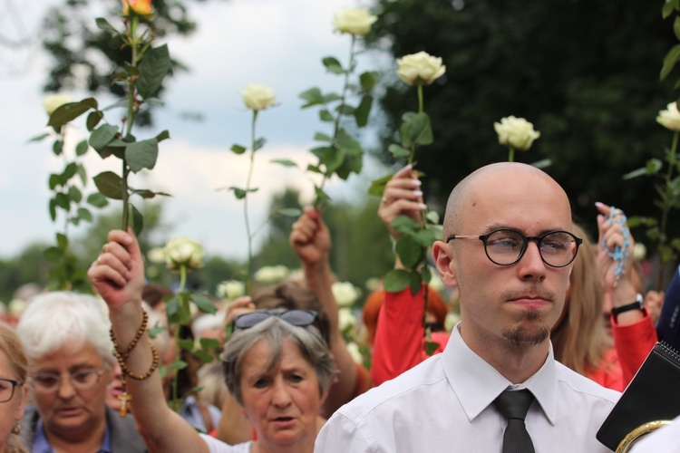 Powitanie ikony MB Częstochowskiej w katedrze łowickiej