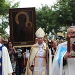 Powitanie ikony MB Częstochowskiej w katedrze łowickiej