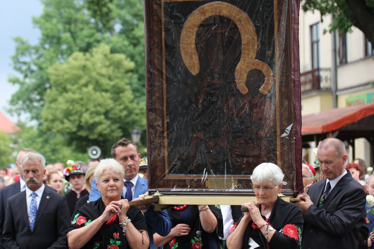 Powitanie ikony MB Częstochowskiej w katedrze łowickiej