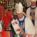 Powitanie ikony MB Częstochowskiej w katedrze łowickiej