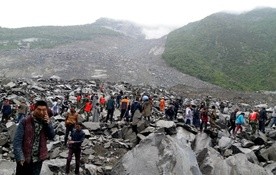 Chiny: Lawina błota i kamieni zniszczyła wieś