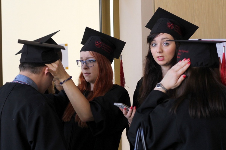 Graduacja magisterska studentów Wydziału Dziennikarstwa i Komunikacji Społecznej UPJPII