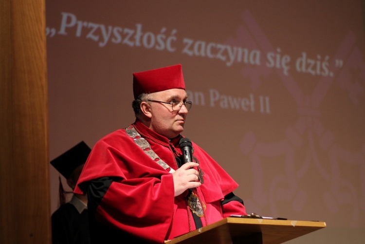 Graduacja magisterska studentów Wydziału Dziennikarstwa i Komunikacji Społecznej UPJPII