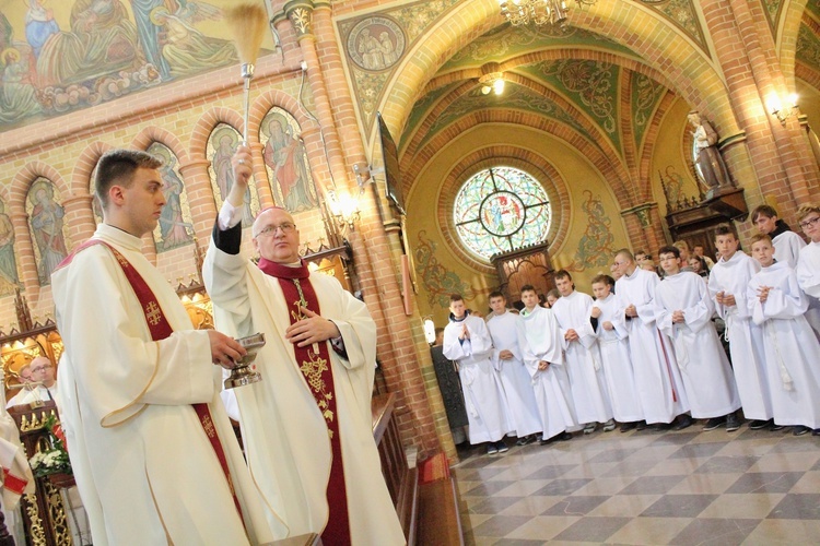 Służba liturgiczna ołtarza w Gietrzwałdzie