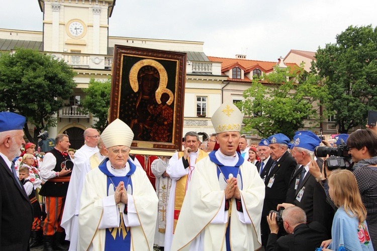 Pożegnanie ikony MB Częstochowskiej w diecezji łowickiej cz. I